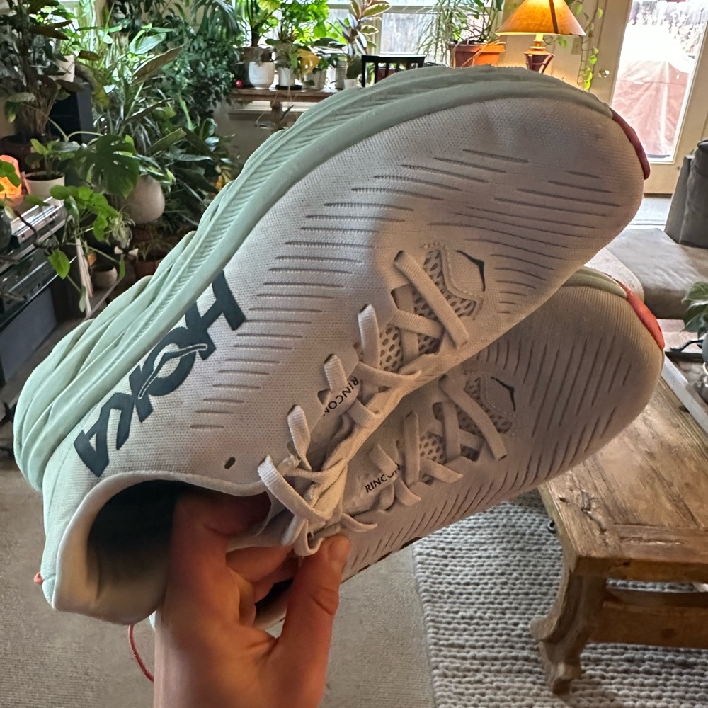 Hoka Rincon 3 size 9 women’s.
